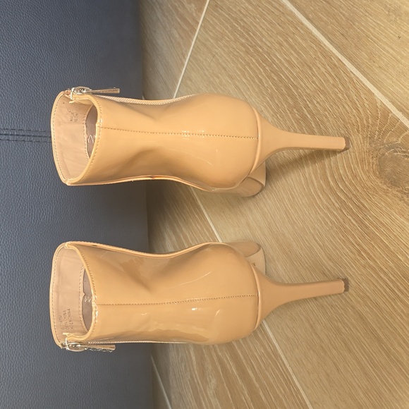 Patent Ankle Boots - Picture 5 of 9